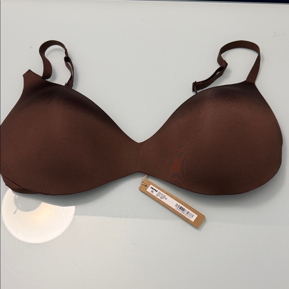 NWT SKIMS Wireless Form Push Up Plunge Bra